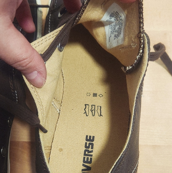 New CONVERSE Mens Sz 11 Dark Brown Leather Upper W/ 2nd Pair Shoelaces All Stars - Picture 6 of 8